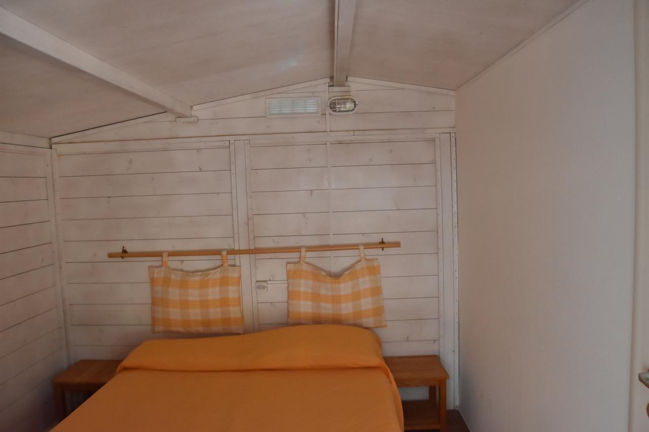 Camping Baia Paradiso Бадеси Экстерьер фото